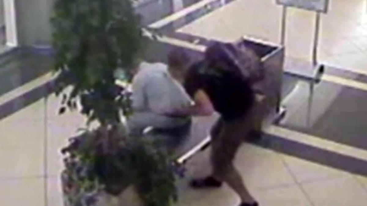 Były piłkarz pomógł w rozbrojeniu napastnika z Assago. W przeszłości bronił barw Napoli i Interu Zdjęcie główne wpisu