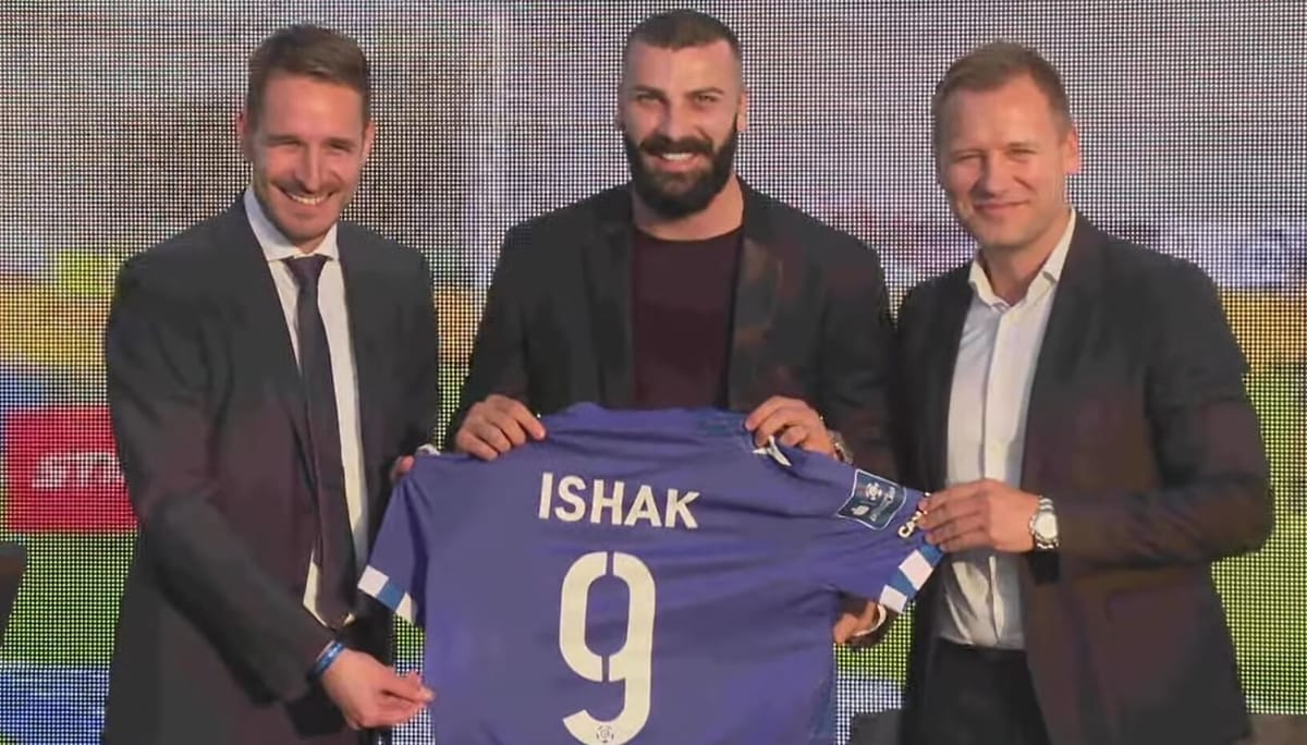 „Ta historia będzie mieć ciąg dalszy!” Mikael Ishak przedłużył kontrakt z Lechem Poznań Zdjęcie główne wpisu