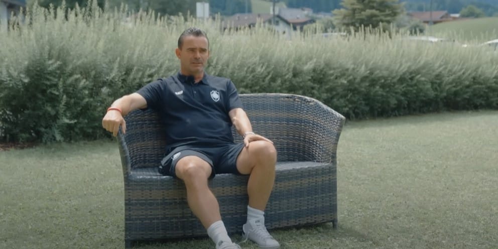 Marc Overmars trafił do szpitala. Klub poinformował o udarze 49-latka Zdjęcie główne wpisu