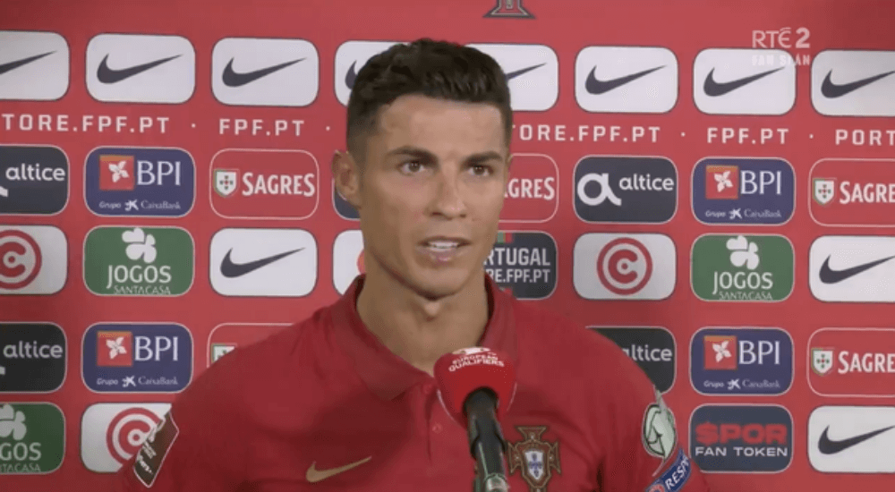 Nowy trener Cristiano Ronaldo zażartował na konferencji prasowej. „Chciałem ściągnąć Messiego” [WIDEO] Zdjęcie główne wpisu