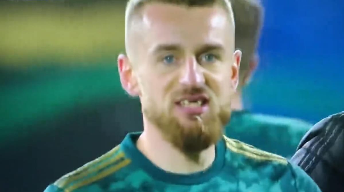 Szef kolegium sędziów broni Bartosza Frankowskiego. „Modelowa sytuacja na żółtą kartkę” Zdjęcie główne wpisu