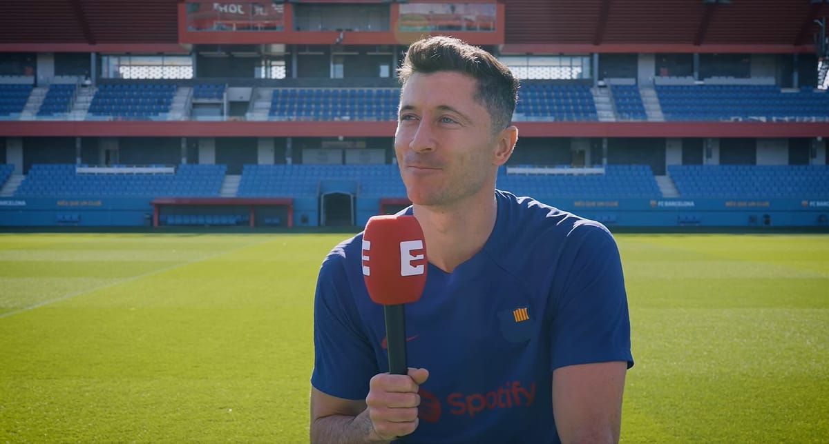 Nowy konkurent dla Roberta Lewandowskiego? FC Barcelona reaguje na słabą formę Polaka Zdjęcie główne wpisu