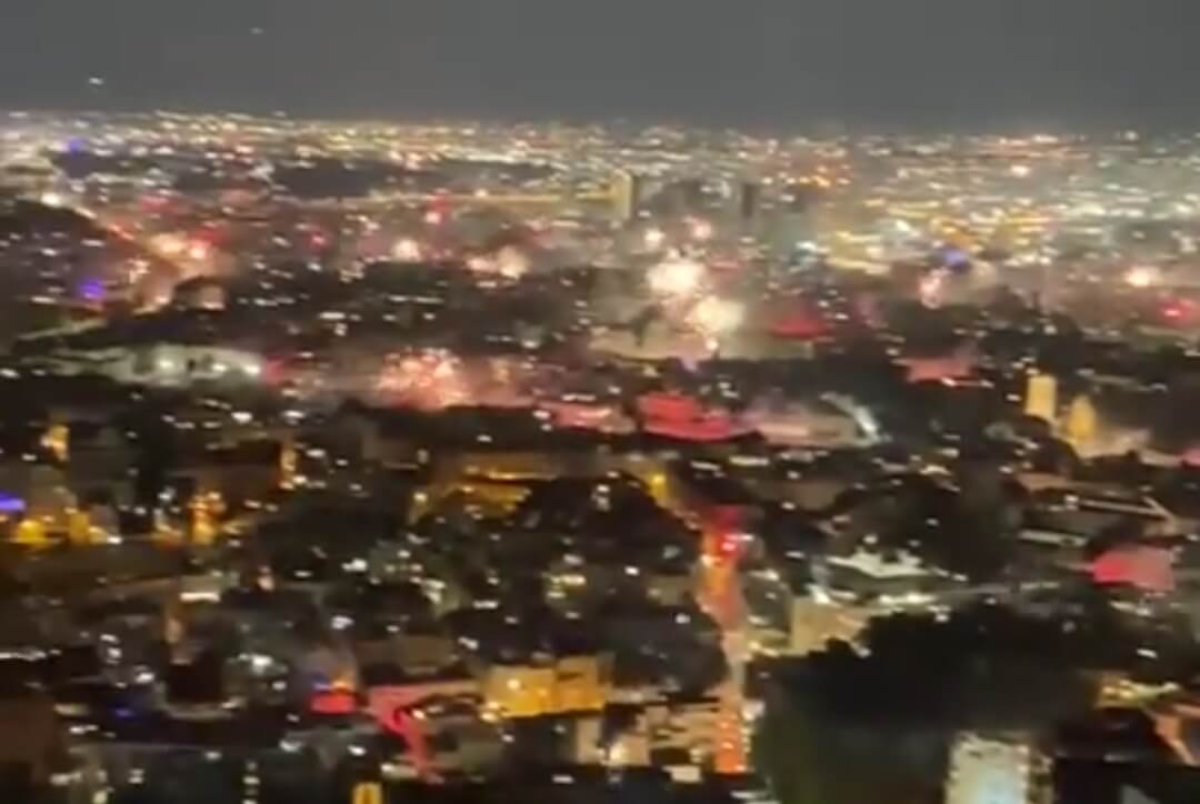 Liczne obrażenia kibiców po fecie w Neapolu. Postrzały, oparzenia i potrącenia Zdjęcie główne wpisu