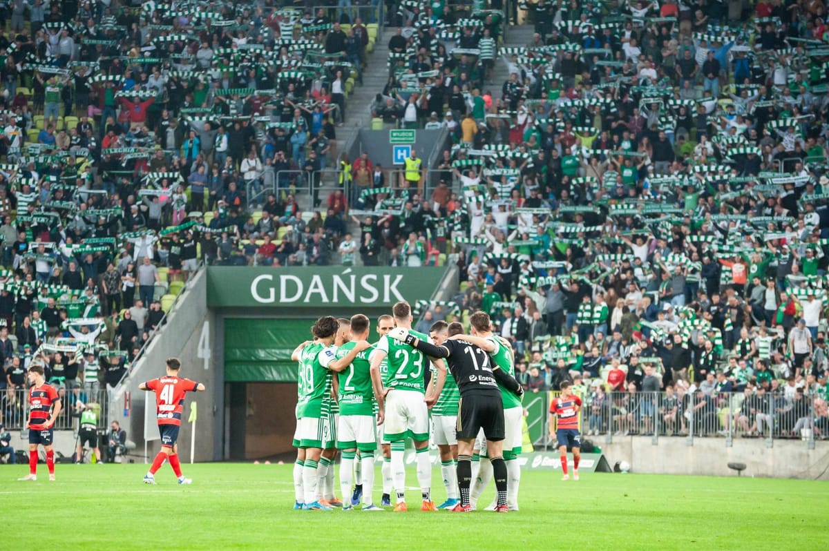 Lechia Gdańsk bez licencji na grę w Ekstraklasie! PZPN opublikował oficjalny komunikat Zdjęcie główne wpisu
