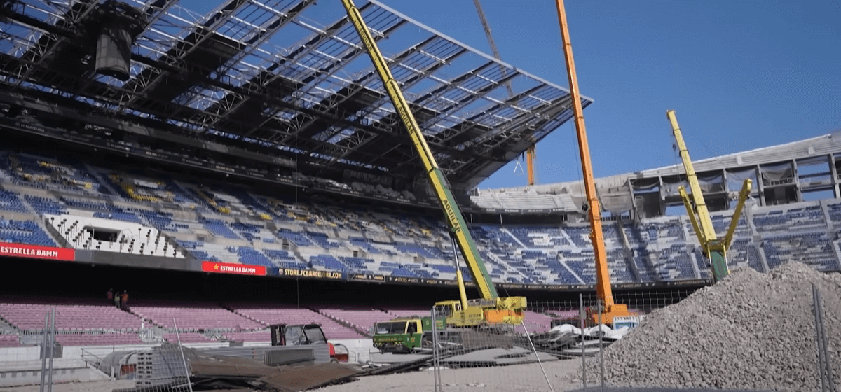 Skandaliczne warunki pracy robotników z Camp Nou. FC Barcelona zaprzecza Zdjęcie główne wpisu