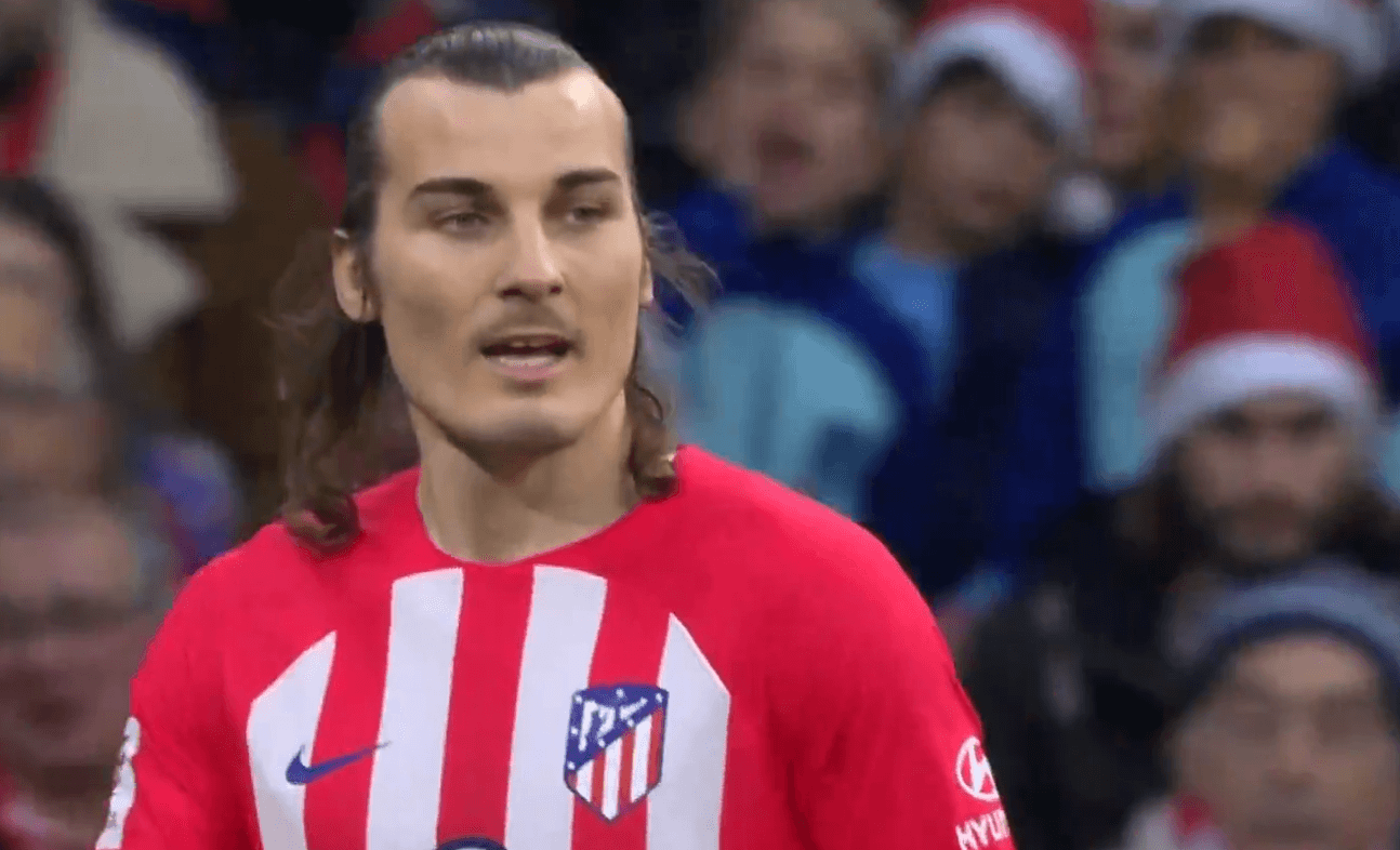 Kompletnie nieudany występ piłkarza Atletico. Sędzia wyrzucił go po czterech minutach [WIDEO] Zdjęcie główne wpisu