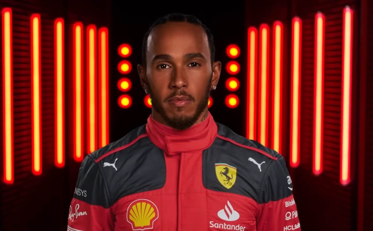 Lewis Hamilton nowym kierowcą Ferrari. Gigantyczna premia za podpis Zdjęcie główne wpisu