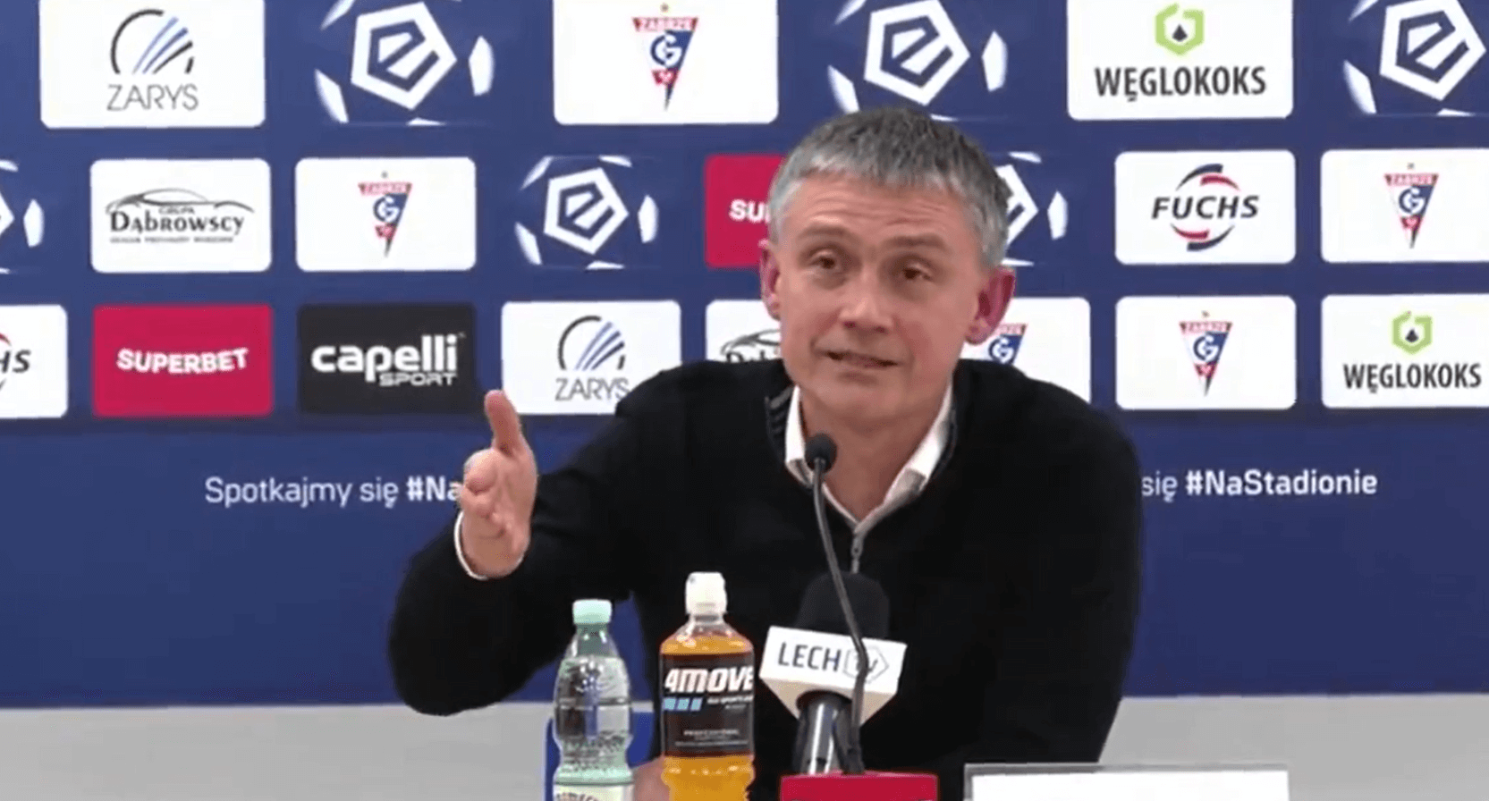 Mariusz Rumak wybuchł po pytaniu dziennikarza. Trener Lecha nie wytrzymał ciśnienia [WIDEO] Zdjęcie główne wpisu