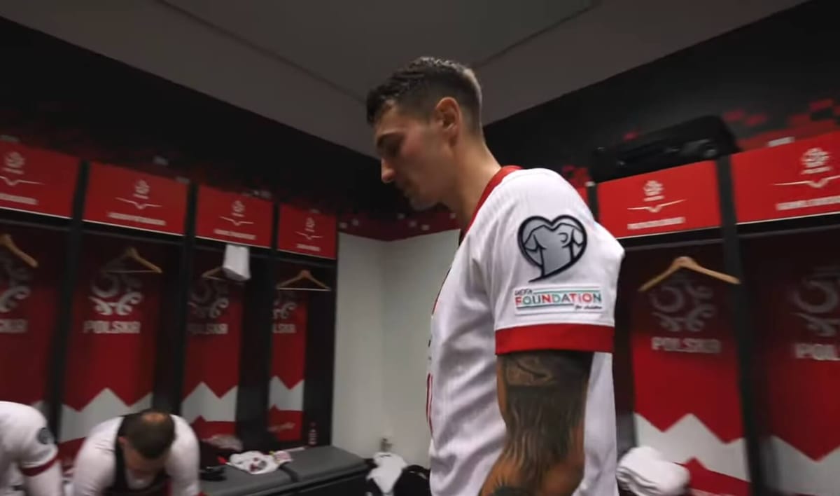 Ambitna postawa Jakuba Kiwiora w przerwie meczu z Estonią. „Da się pięć, strzelmy pięć, k***a” [WIDEO] Zdjęcie główne wpisu