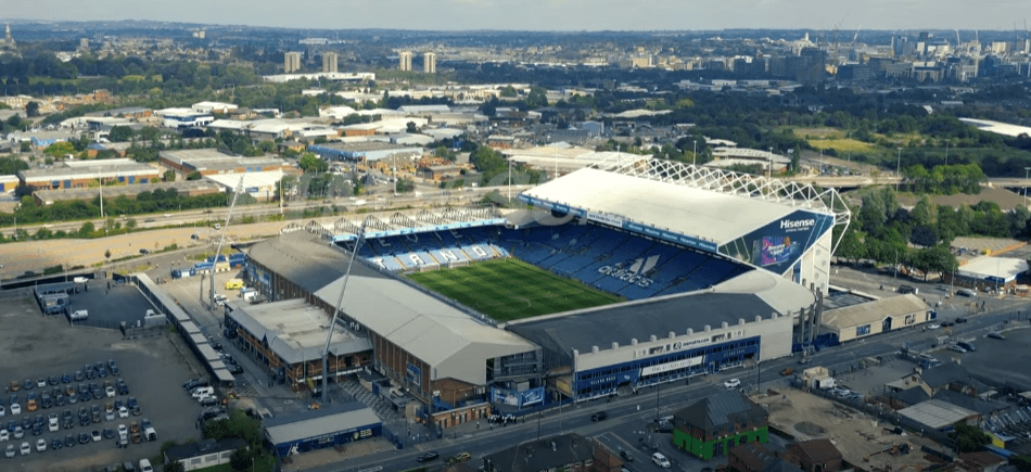 Red Bull wchodzi w angielską piłkę. Koncern kupił mniejszościowy pakiet klubu z Championship Zdjęcie główne wpisu