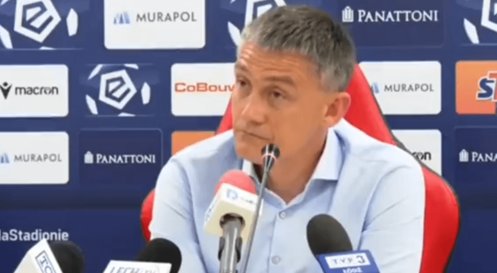 Bardzo dziwne pytanie podczas konferencji Rumaka. „Nie przychodzą mi do głowy żadne mądre słowa” [WIDEO] Zdjęcie główne wpisu