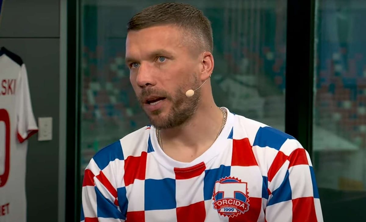 Lukas Podolski ma żal do PZPNu. „Mam jeszcze koszulkę polską z numerem „10”, „Podolski” „ Zdjęcie główne wpisu
