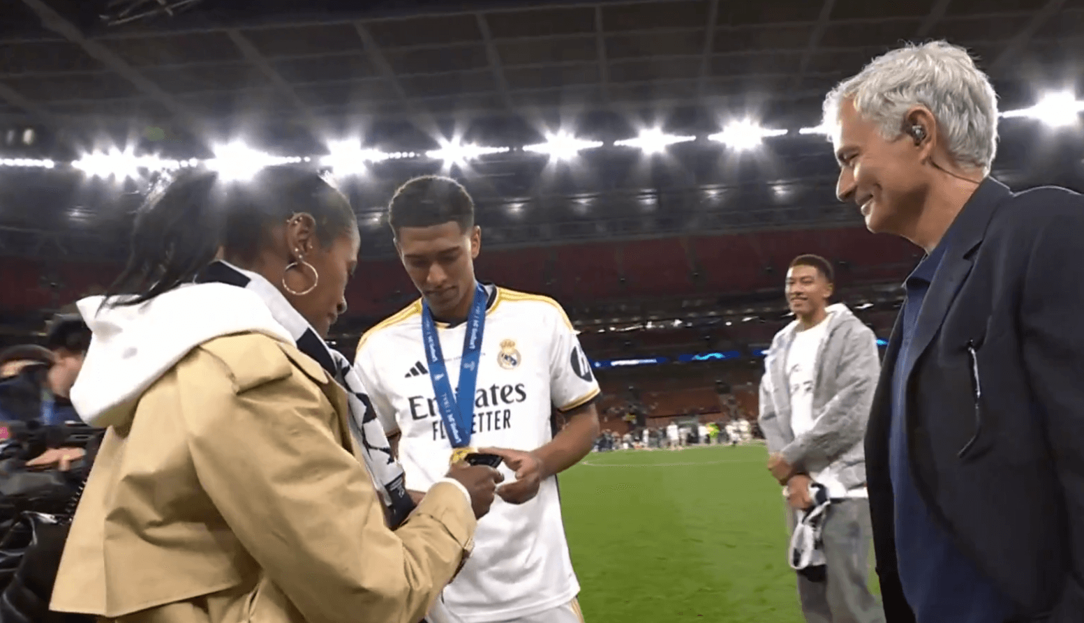 Jude Bellingham miał specjalną prośbę do Jose Mourinho. „Przepraszam za to” [WIDEO] Zdjęcie główne wpisu