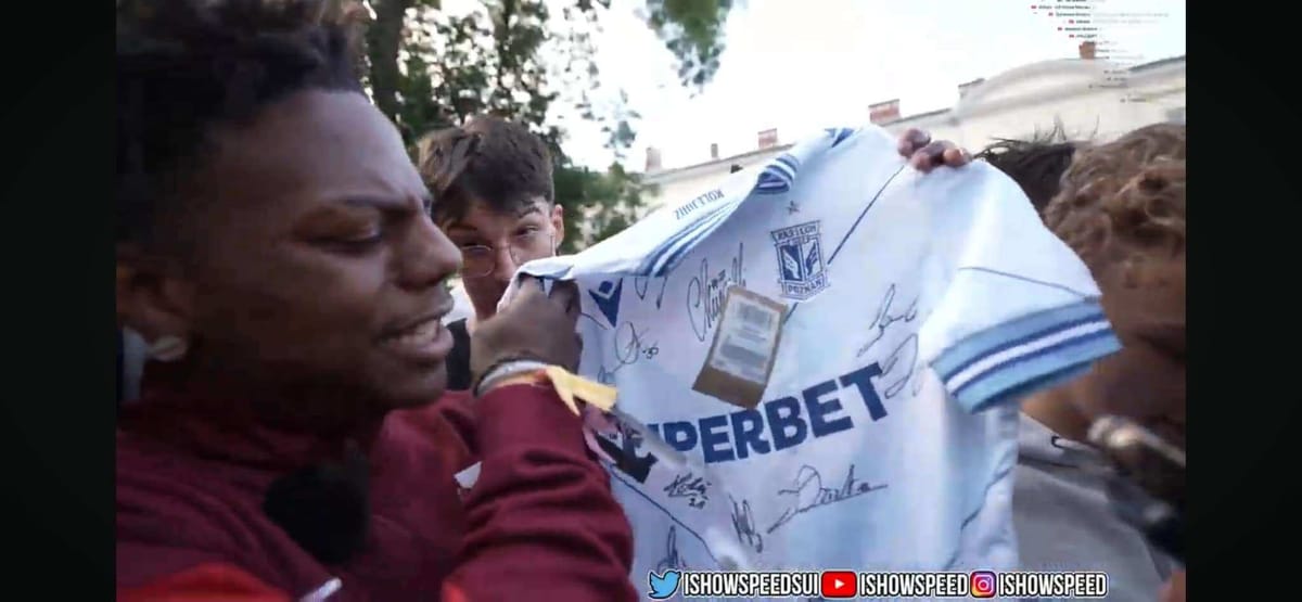 IShowSpeed z nietypowym prezentem w Warszawie. Dostał koszulkę… Lecha Poznań [WIDEO] Zdjęcie główne wpisu