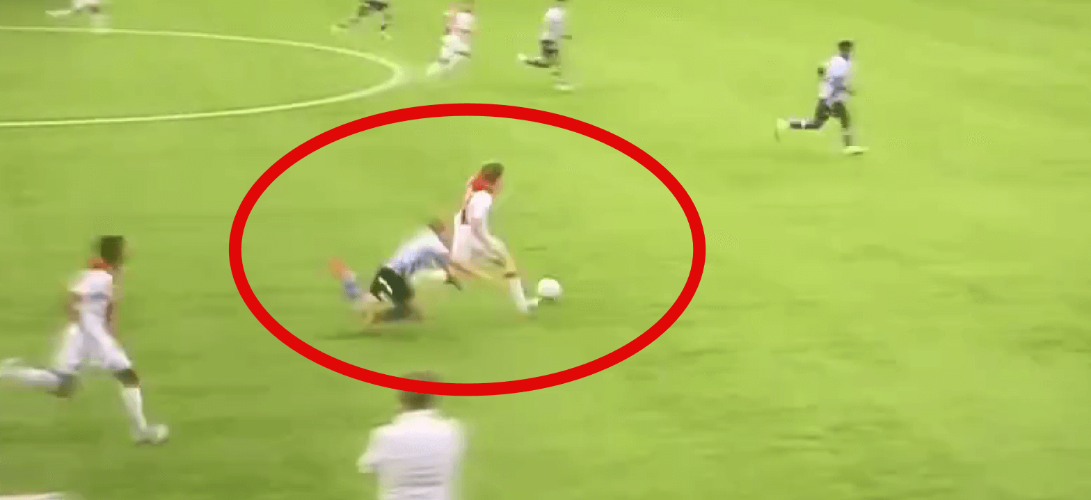 Co za akcja Jana Faberskiego! Przebiegł całe boisko i strzelił pięknego gola dla Ajaxu [WIDEO] Zdjęcie główne wpisu