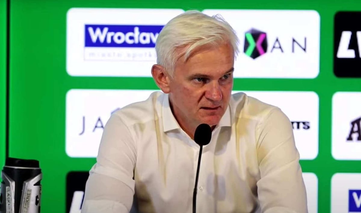 Jacek Magiera nie gryzł się w język po meczu z St. Gallen. Zapowiada protest. „Eliminować tego typu ludzi” Zdjęcie główne wpisu