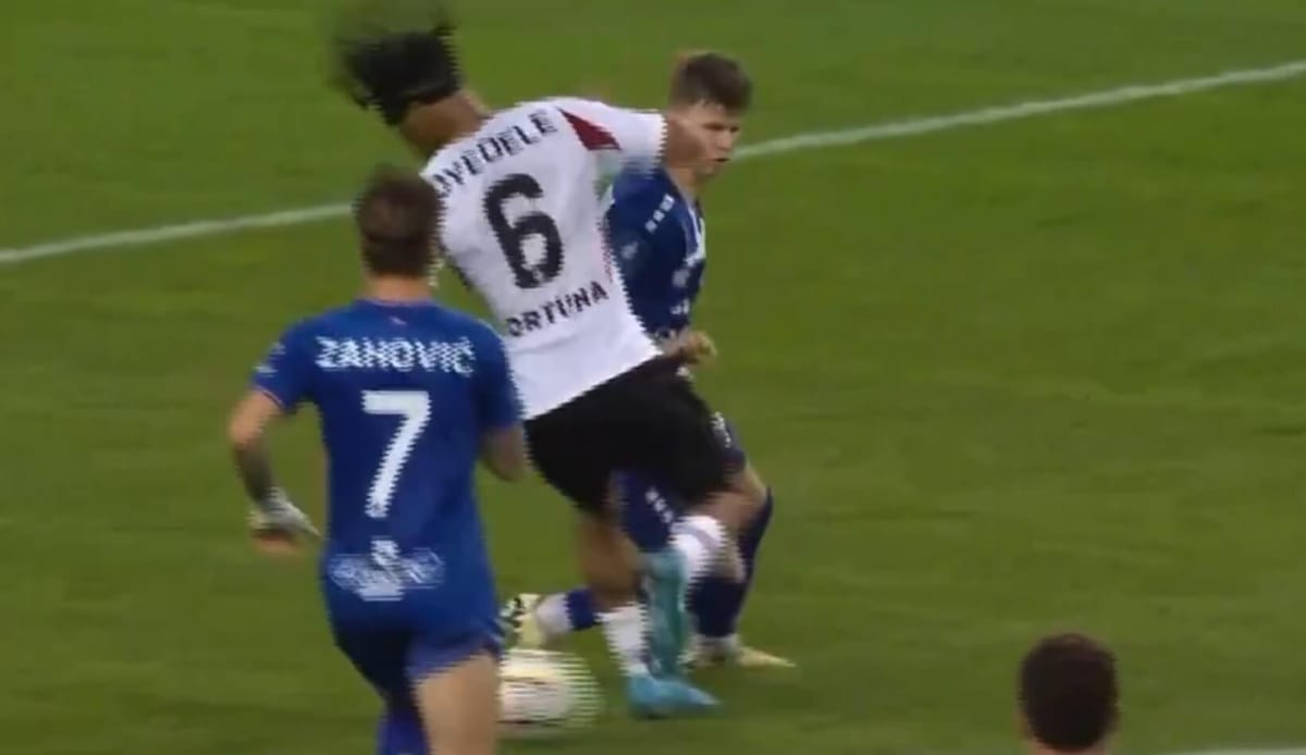 Kibice Legii zachwyceni występem Oyedele. Kompilacja zagrań hitem w sieci [WIDEO] Zdjęcie główne wpisu