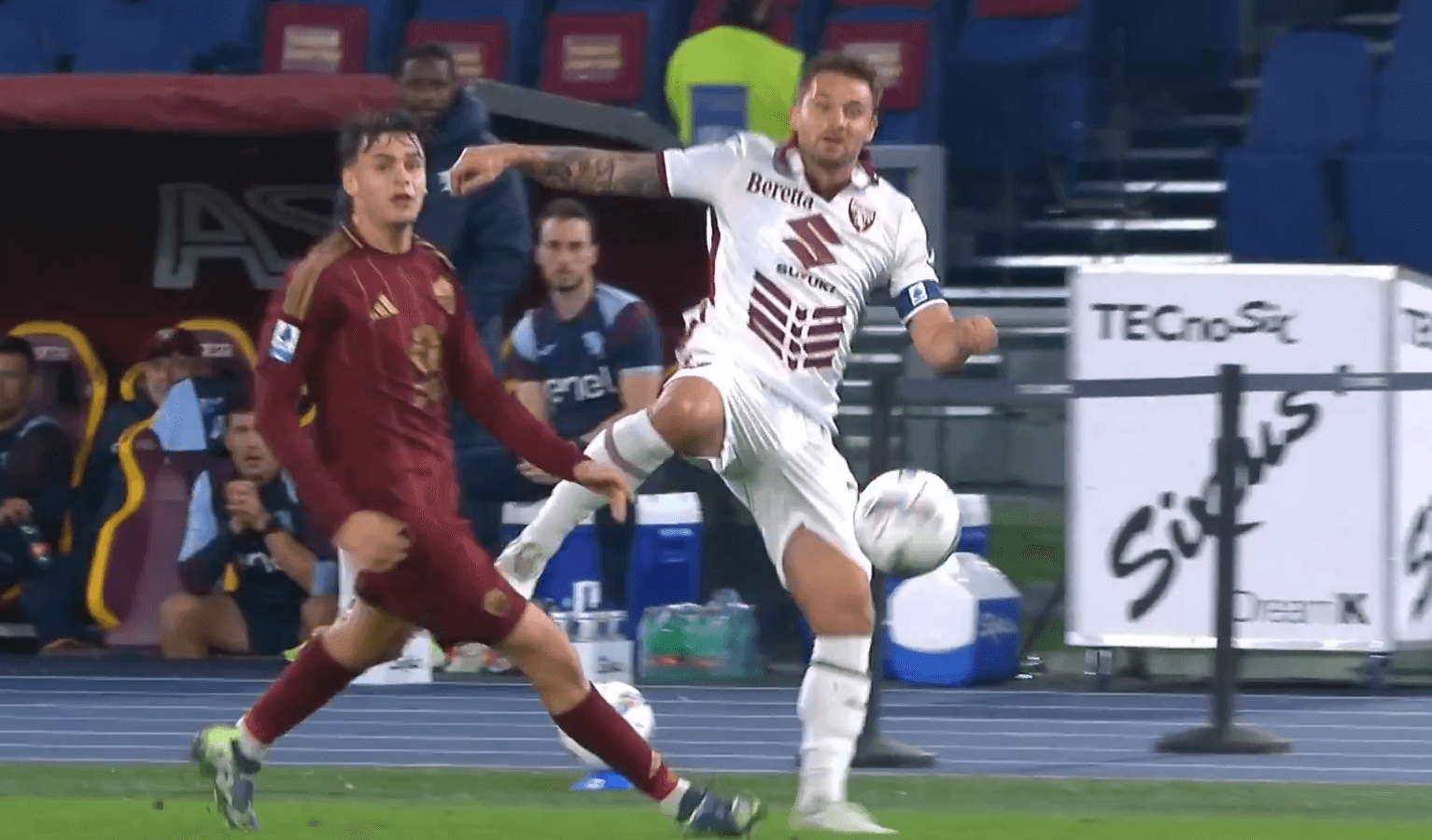 Karol Linetty zmiażdżony przez włoskie media. Polak grillowany za swój fatalny błąd przeciwko Romie Zdjęcie główne wpisu