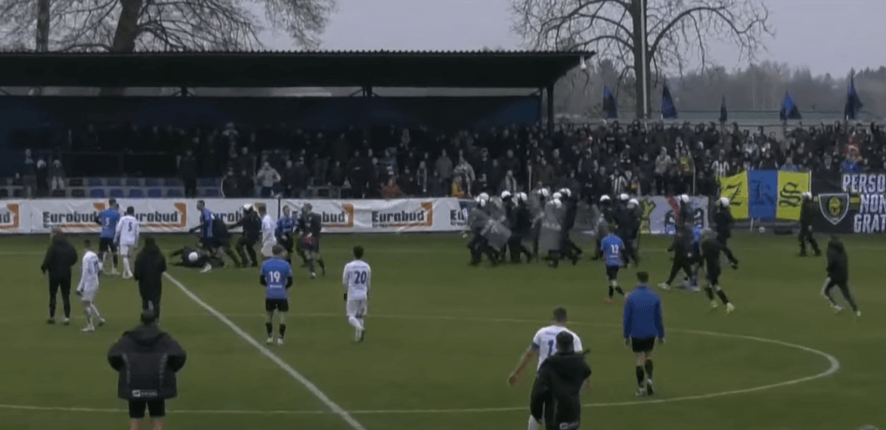 Interwencja policji w IV lidze. Kibice zaatakowali piłkarzy po porażce swojej drużyny Zdjęcie główne wpisu