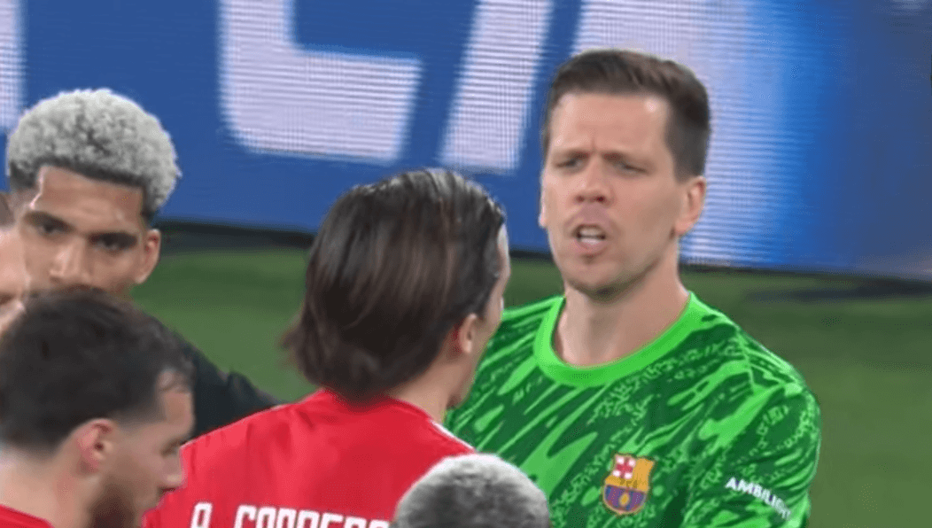 Hansi Flick wstawia się za Wojciechem Szczęsnym. „Który piłkarz nie popełnia błędów?” Zdjęcie główne wpisu