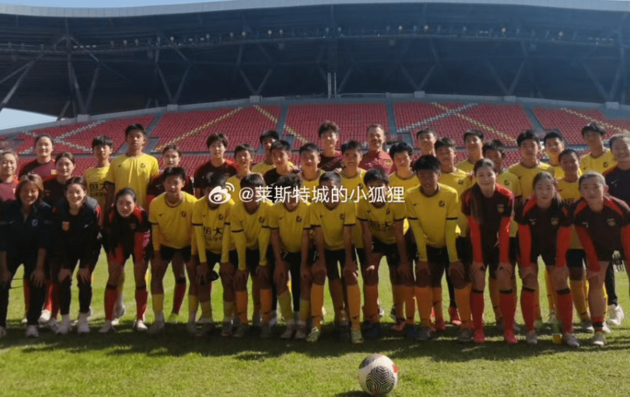 15-latkowie zagrali z seniorską reprezentacją kobiet. Wynik nie pozostawił złudzeń Zdjęcie główne wpisu