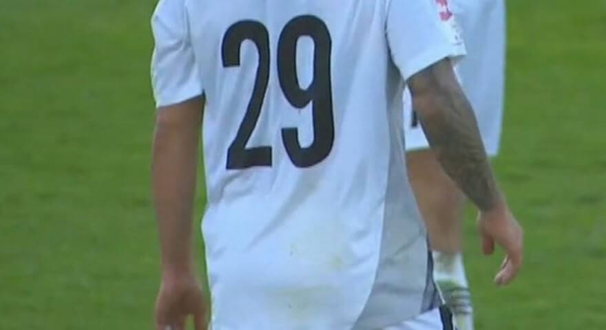 Kompromitacja klubu z I Ligi. Nazwisko na koszulce napisane flamastrem Zdjęcie główne wpisu