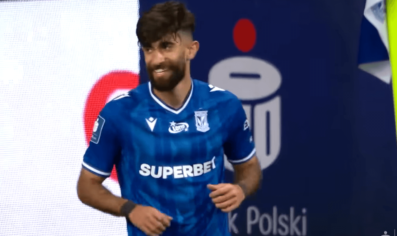 Wyjątkowy gest Gholizadeha w meczu z Puszczą. Oddał hołd ofiarom ogromnej tragedii Zdjęcie główne wpisu