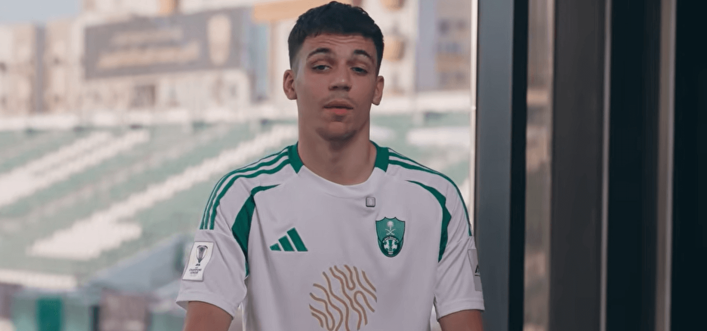 Trafił do Arabii Saudyjskiej, gdy miał 21 lat. Jego kariera miała zostać „zniszczona”, a teraz chce wrócić do Europy Zdjęcie główne wpisu