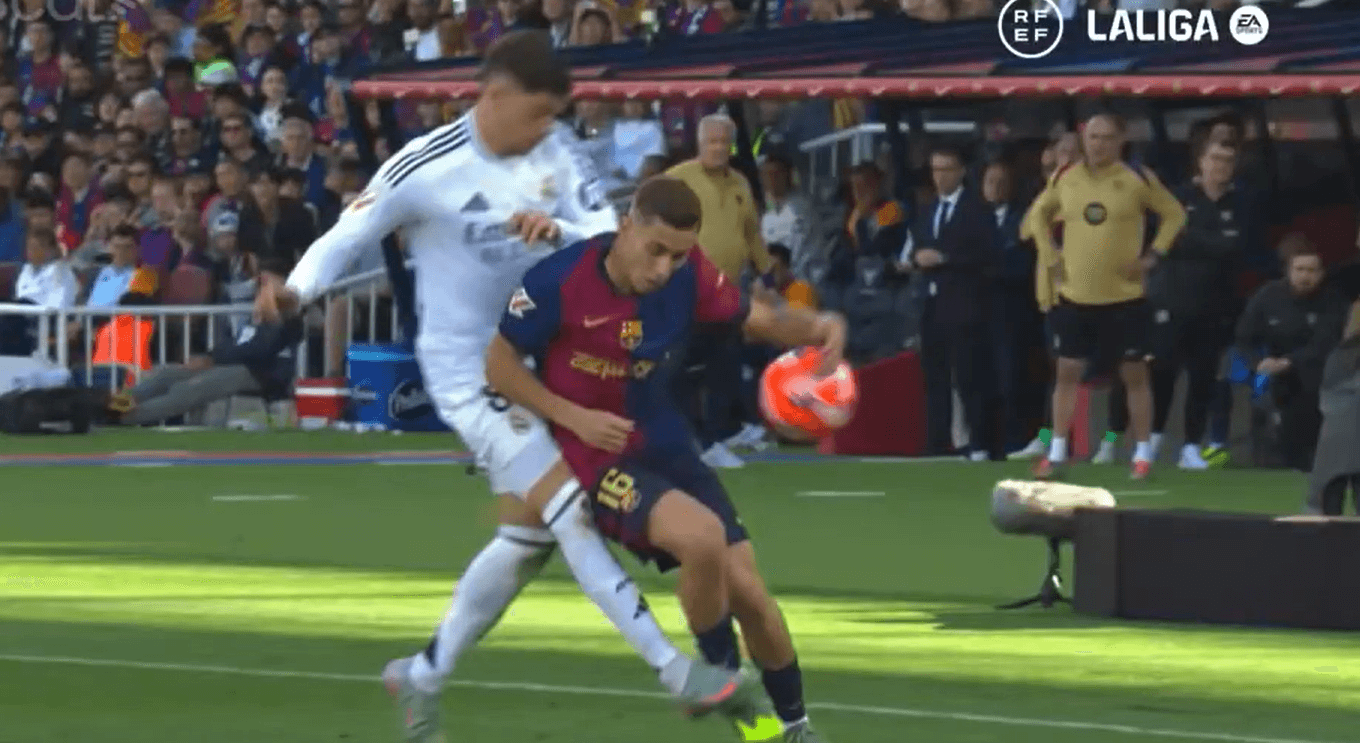 Gigantyczna kontrowersja po El Clasico. Niewytłumaczalne słowa z pokoju VAR, podczas analizy gola Fermina Lopeza [WIDEO] Zdjęcie główne wpisu