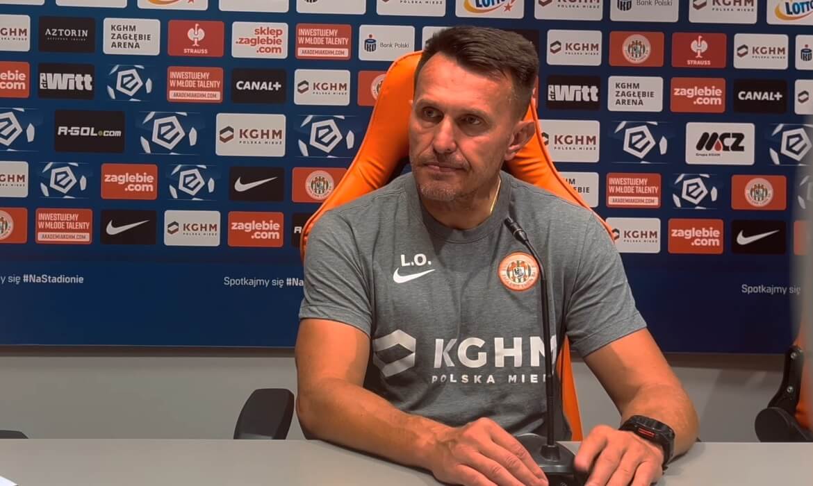 Leszek Ojrzyński reaguje na kontrowersyjny rzut karny: „Będę kazał zawodnikom się depilować” Zdjęcie główne wpisu