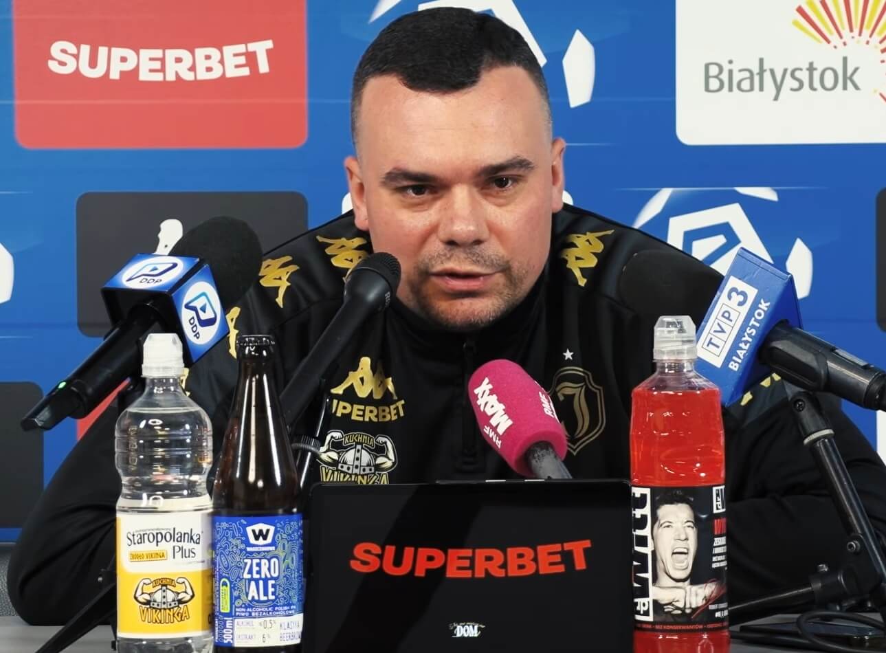 Adrian Siemieniec ostro o kibicach Jagiellonii. „Atmosfera wokół drużyny stała się bardzo negatywna” Zdjęcie główne wpisu