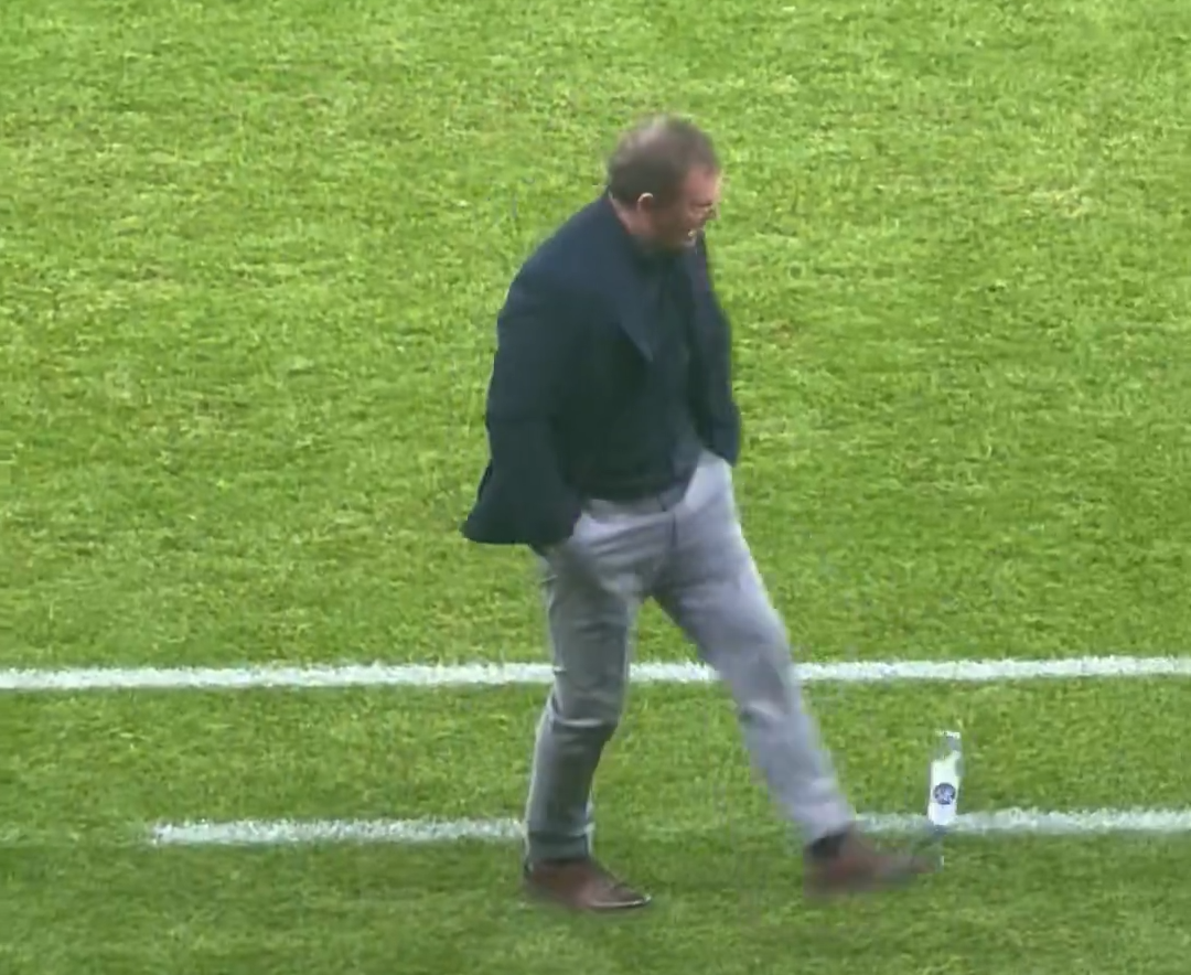 Wściekły Jan Urban. Ze złości kopnął butelkę [WIDEO] Obraz wpisu