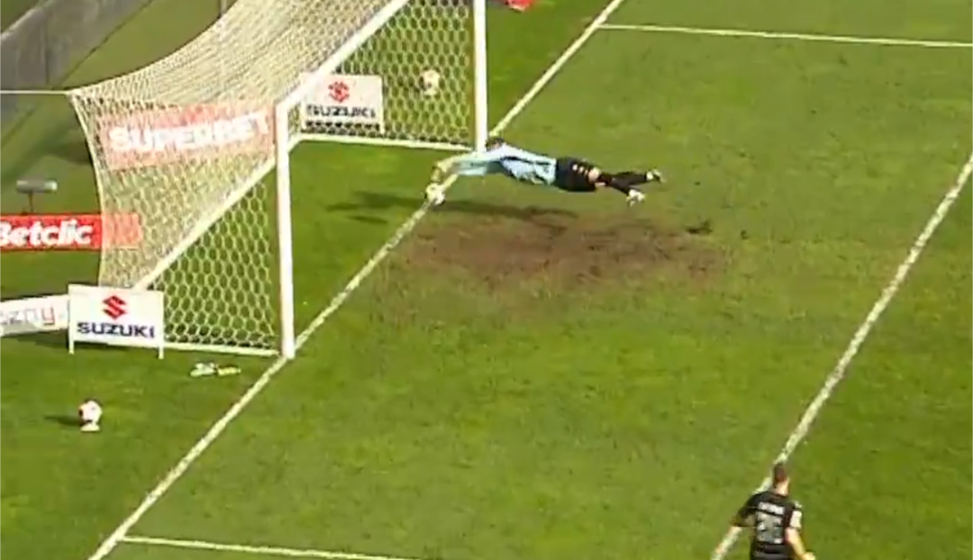 Kuriozalny gol w I Lidze. Co tu się najlepszego stało? [WIDEO] Obraz wpisu