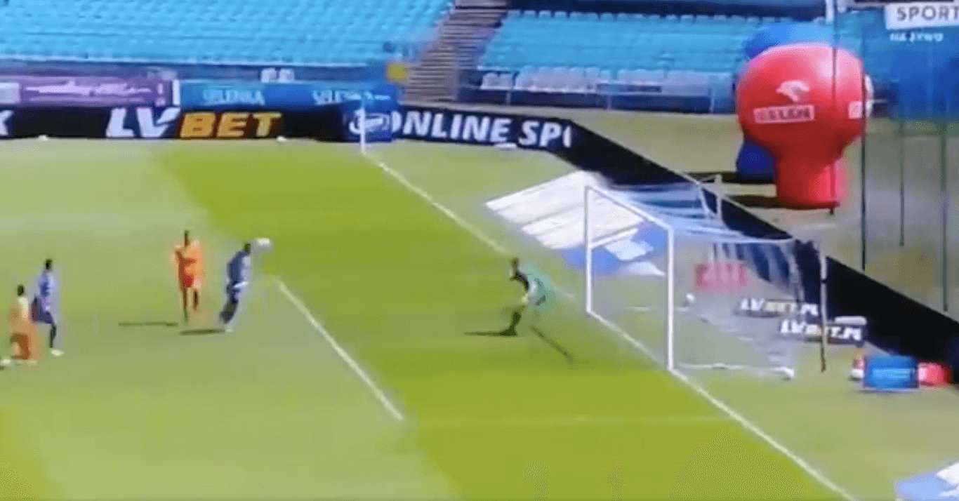 Uryga gra w tysiąca! KAPITALNA interwencja obrońcy Wisły! Obraz wpisu