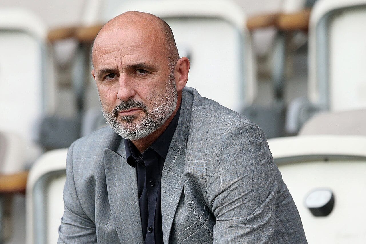 Oficjalnie: Kolejne rozstanie z trenerem w Ekstraklasie. Probierz żegna się z Cracovią Obraz wpisu