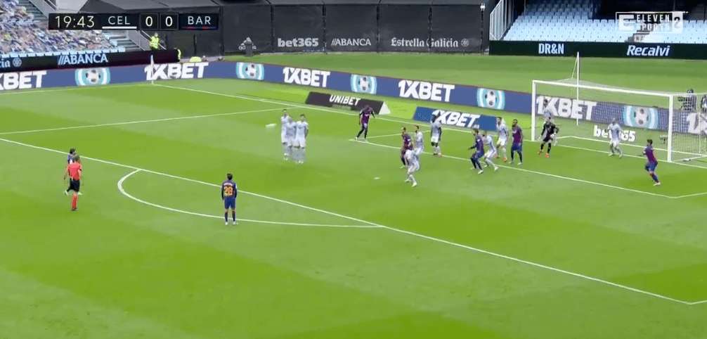 Leo Messi oszukał wszystkich! Świetne rozegranie rzutu wolnego! Obraz wpisu