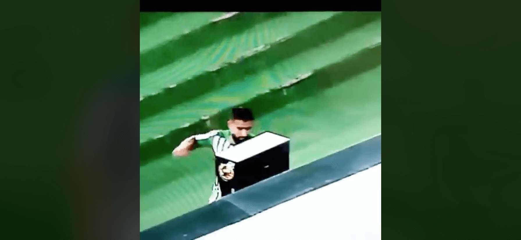 Fekir uderza ekran VAR! Francuzowi odcięło prąd! [WIDEO] Obraz wpisu