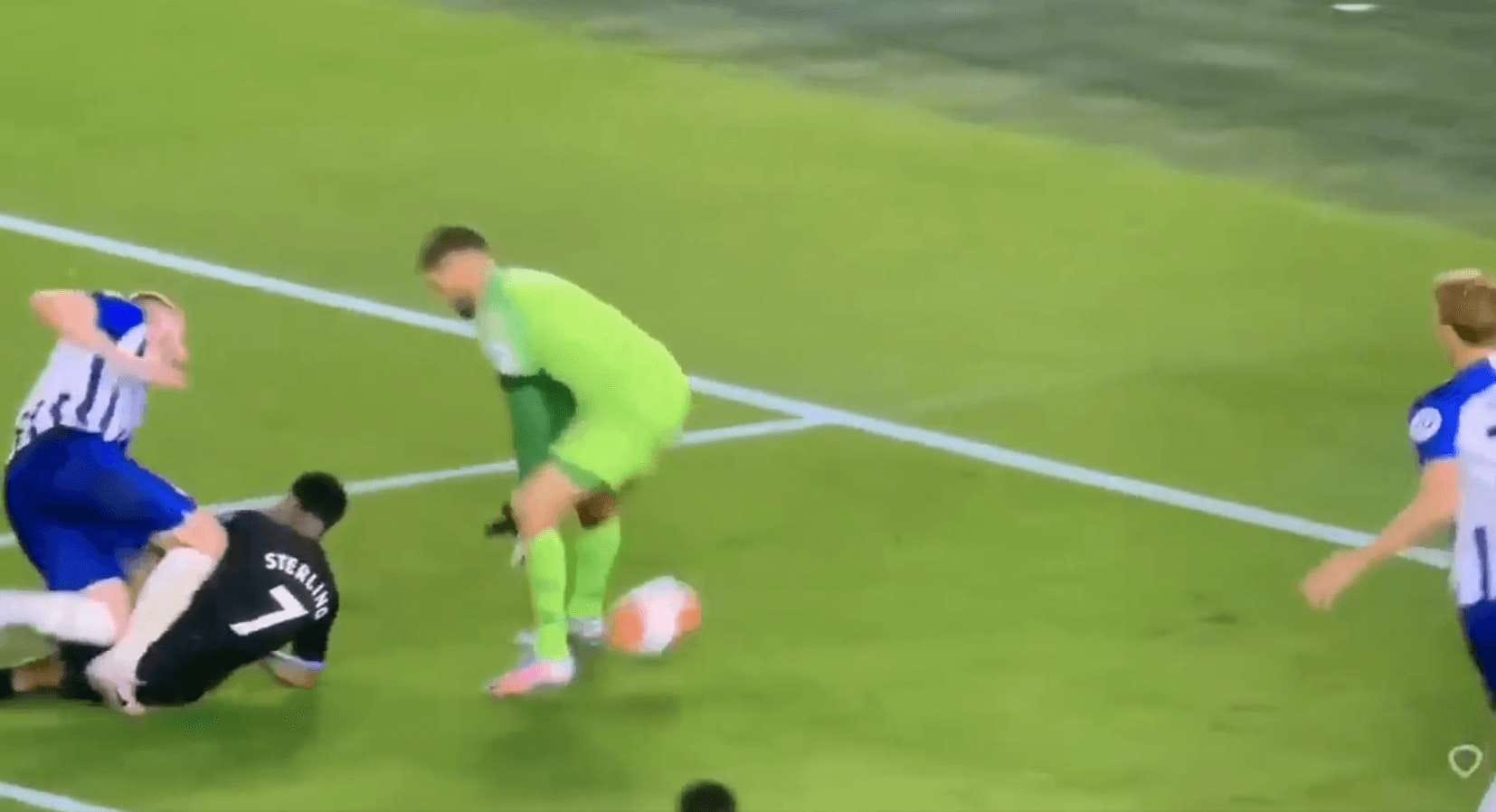 W Premier League zawiało ekstraklasą! 3 kiksy w jednej akcji? [WIDEO] Obraz wpisu