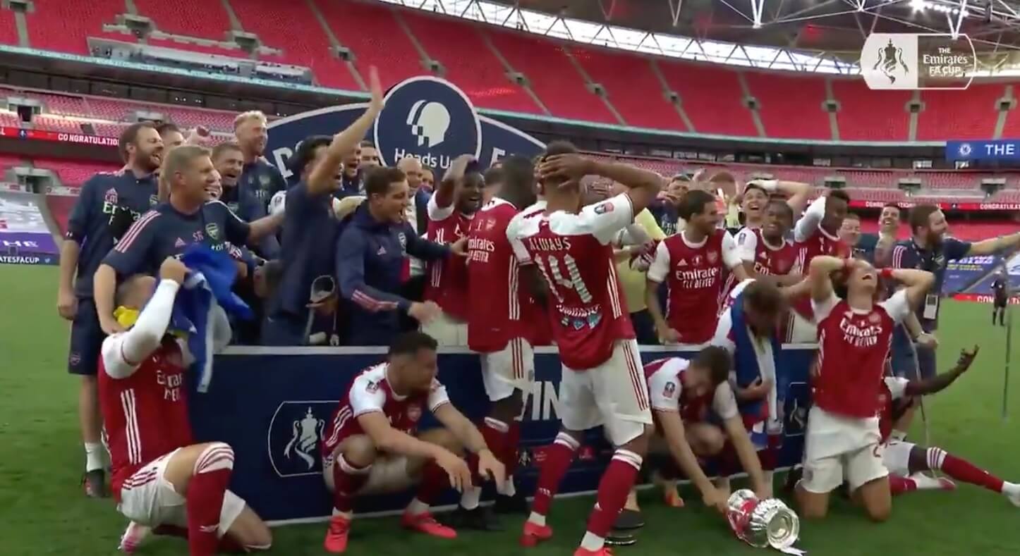 Wpadka piłkarza Arsenalu! Wypuścił puchar z rąk [WIDEO] Obraz wpisu