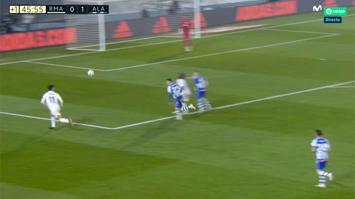 Rywal ciągnął Marcelo za włosy, a arbiter nie podyktował karnego! [WIDEO] Obraz wpisu