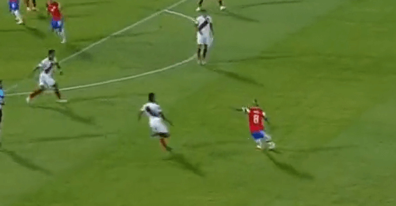 Chile wygrywa z Peru 2:0. Co za strzał Vidala! [WIDEO] Obraz wpisu