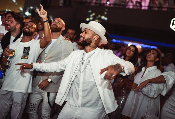 Zmiany na liście gości Neymara! Sylwester już nie taki wielki Obraz wpisu