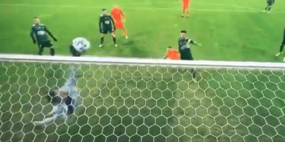 Szromnik jak Manuel Neuer! Fenomenalna interwencja bramkarza Śląska [WIDEO] Obraz wpisu