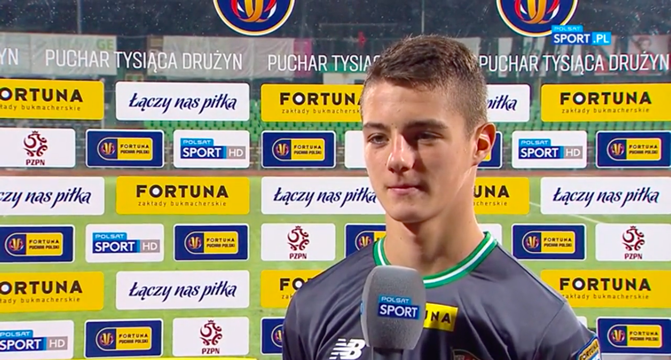 Kacper Urbański z Lechii Gdańsk zmienia klub! 16-latek poleciał zagranicę na testy medyczne Obraz wpisu