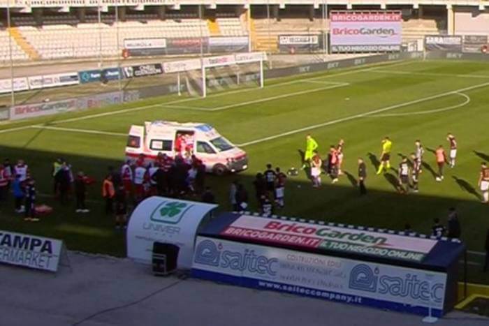 Patryk Dziczek stracił przytomność w trakcie meczu. Polak trafił do szpitala [WIDEO] Obraz wpisu