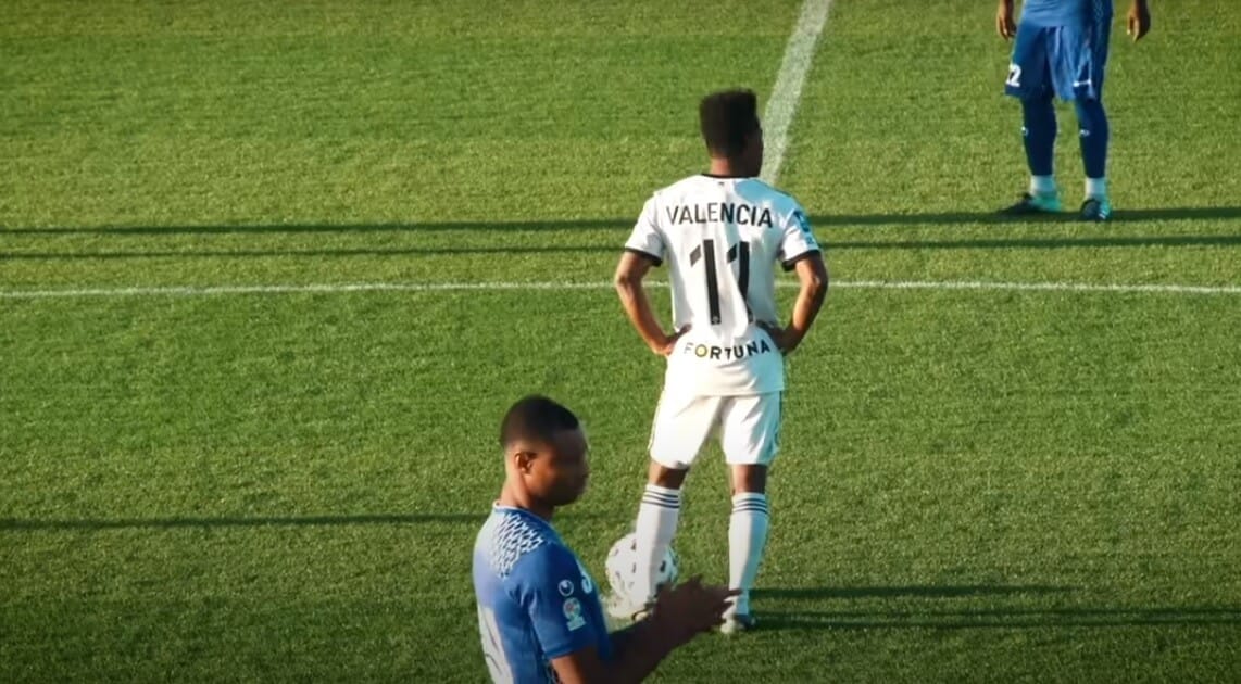 Recepcjonista, sprzątacz i inni. Z nimi mierzyli się piłkarze Legii na zgrupowaniu w Dubaju Obraz wpisu