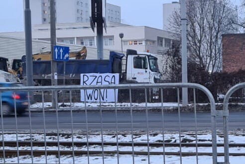 Kibice Lecha domagają się odejścia Tomasza Rząsy. W Poznaniu pojawiły się transparenty Obraz wpisu