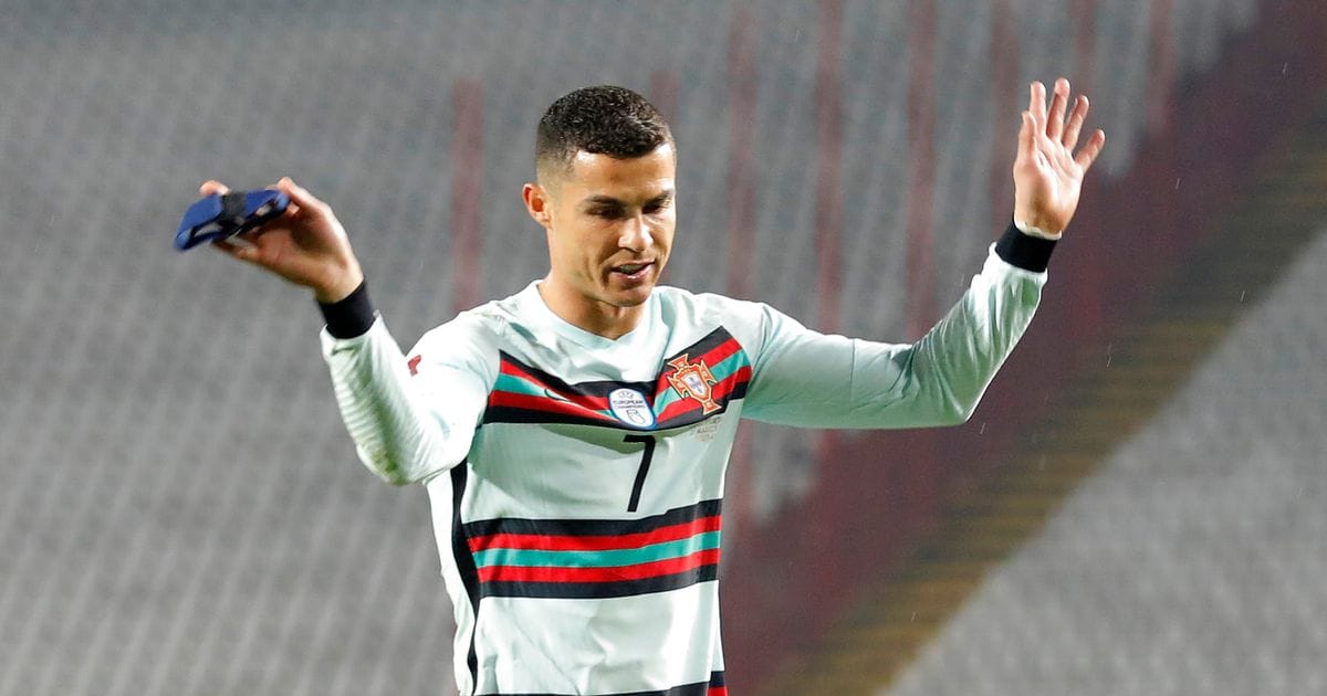 Zbiórka na operację. Opaska kapitańska Ronaldo trafiła na aukcję charytatywną Obraz wpisu