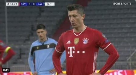 Lewandowski daje prowadzenie Bayernowi! Polak wykorzystał rzut karny [WIDEO] Obraz wpisu