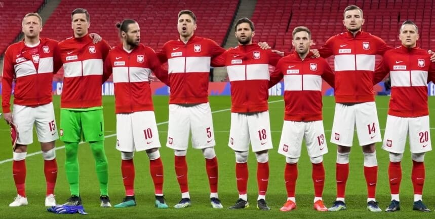 Reprezentant Polski zmieni klub? Może trafić do zespołu dowodzonego przez Jose Mourinho! Obraz wpisu